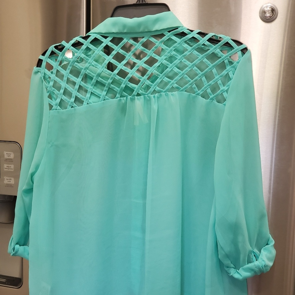 Top - Picture 3 of 5